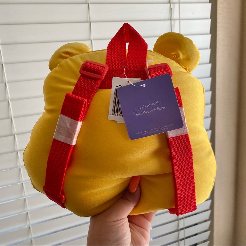 Winnie the Pooh plushie backpack - Picture 4 of 7